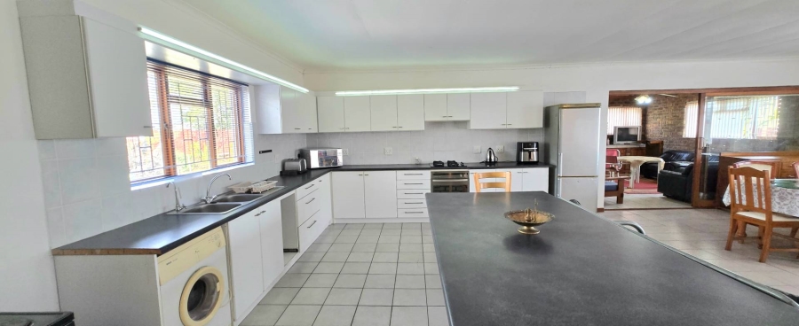 3 Bedroom Property for Sale in Franskraal Western Cape